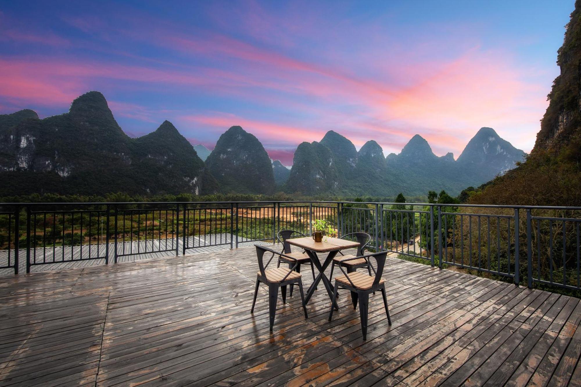 Leisure Courtyard Hotel Yangshuo-Free Shuttle Bus To Yangshuo Station Stay 2 Nights One Way Bagian luar foto