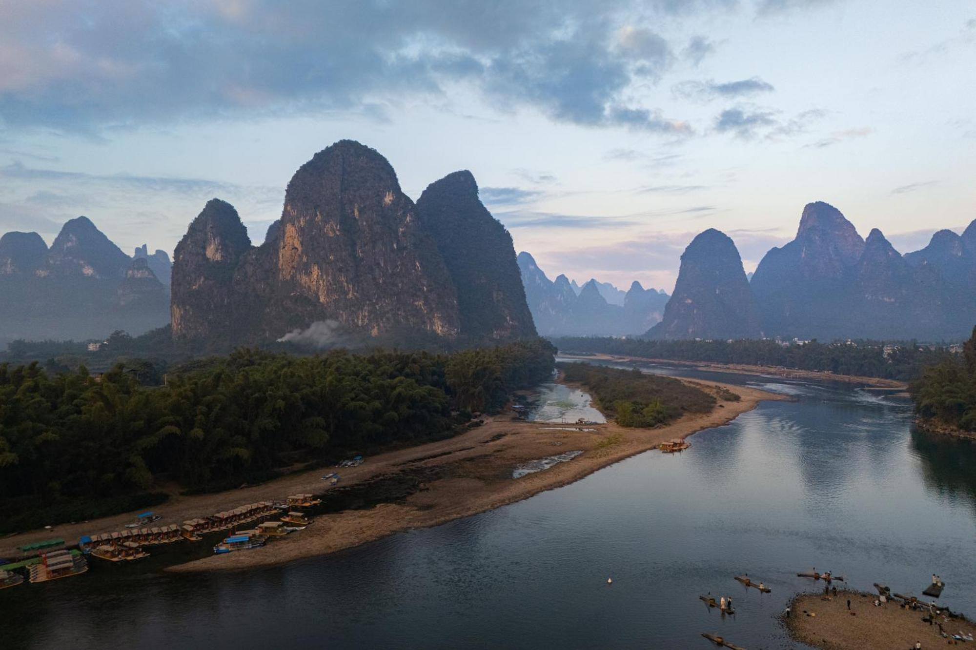 Leisure Courtyard Hotel Yangshuo-Free Shuttle Bus To Yangshuo Station Stay 2 Nights One Way Bagian luar foto