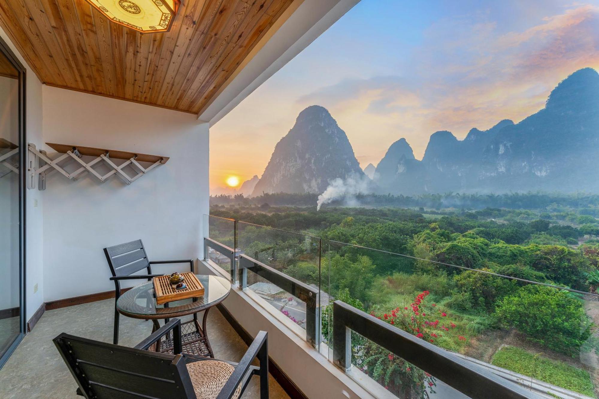 Leisure Courtyard Hotel Yangshuo-Free Shuttle Bus To Yangshuo Station Stay 2 Nights One Way Bagian luar foto
