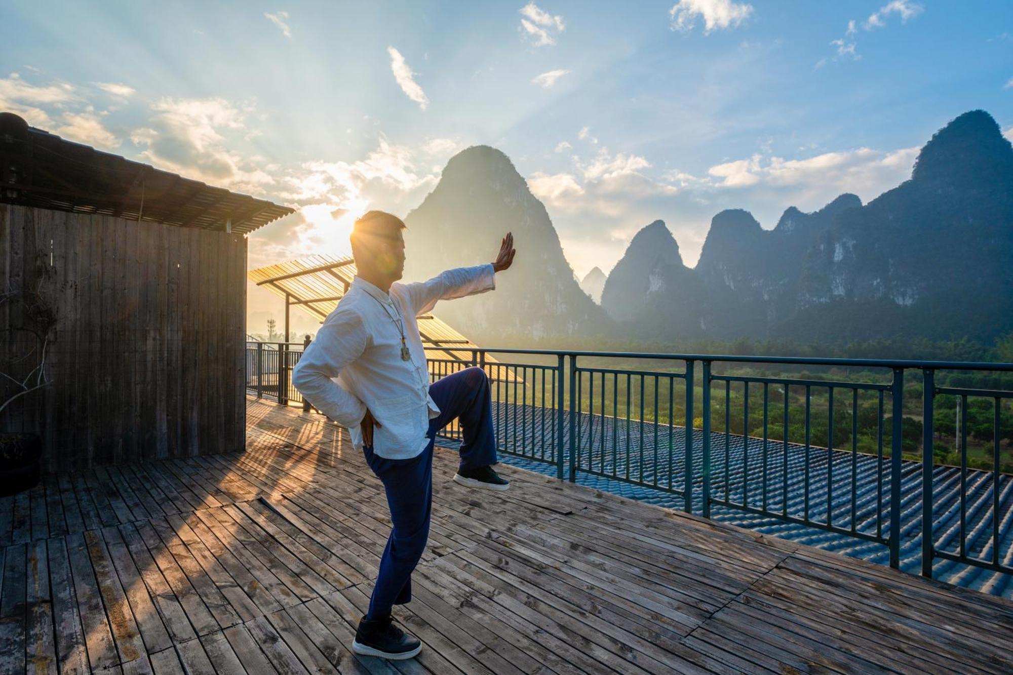 Leisure Courtyard Hotel Yangshuo-Free Shuttle Bus To Yangshuo Station Stay 2 Nights One Way Bagian luar foto