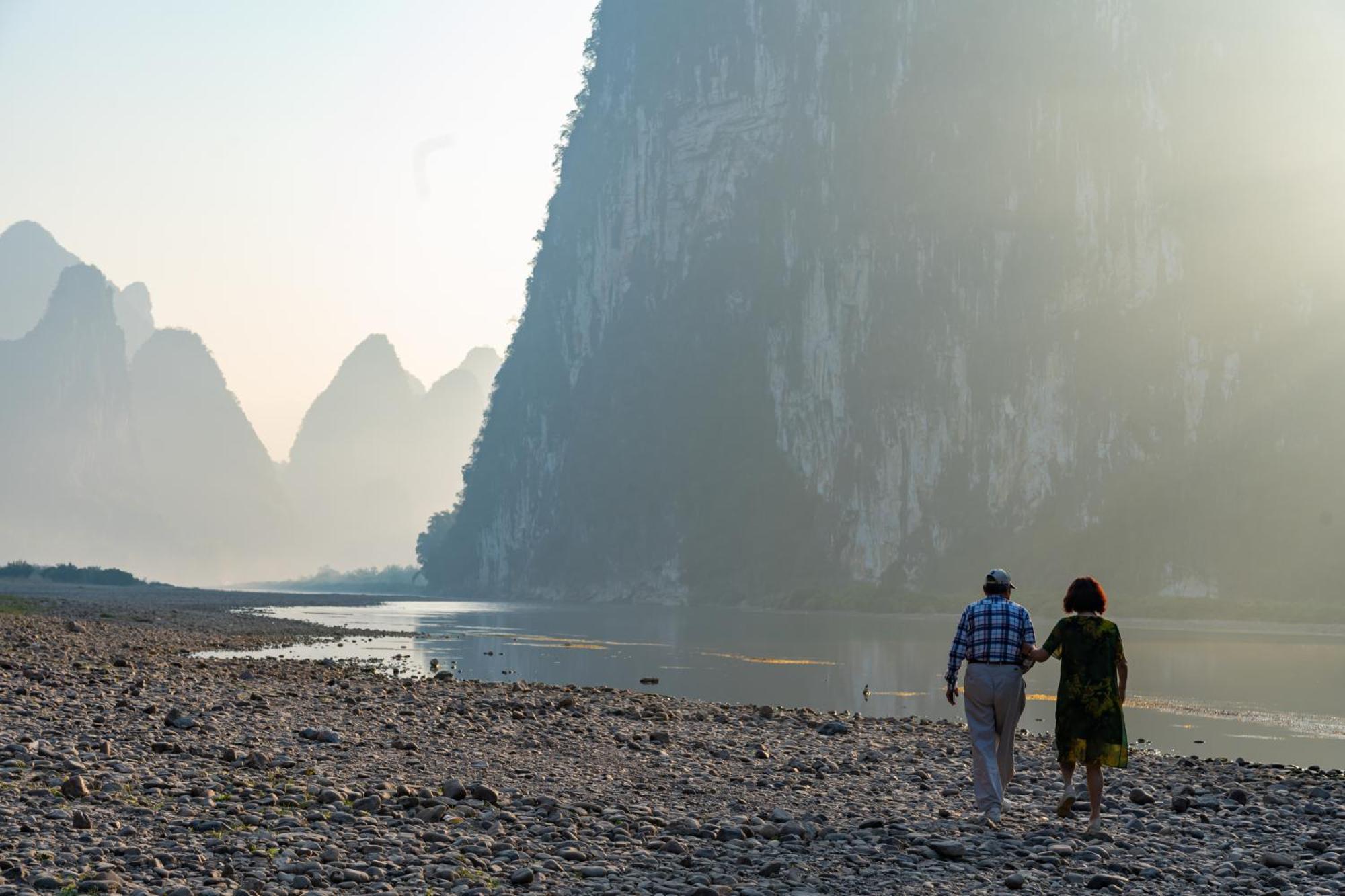 Leisure Courtyard Hotel Yangshuo-Free Shuttle Bus To Yangshuo Station Stay 2 Nights One Way Bagian luar foto