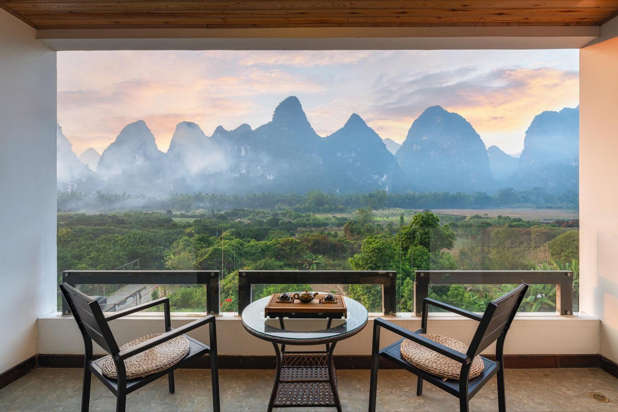 Leisure Courtyard Hotel Yangshuo-Free Shuttle Bus To Yangshuo Station Stay 2 Nights One Way Bagian luar foto
