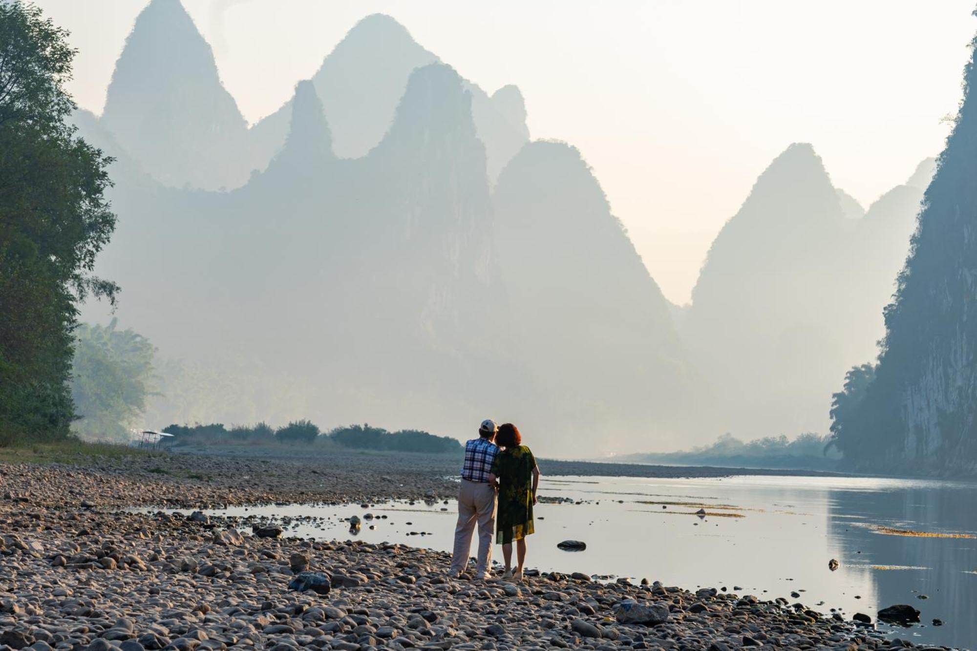 Leisure Courtyard Hotel Yangshuo-Free Shuttle Bus To Yangshuo Station Stay 2 Nights One Way Bagian luar foto
